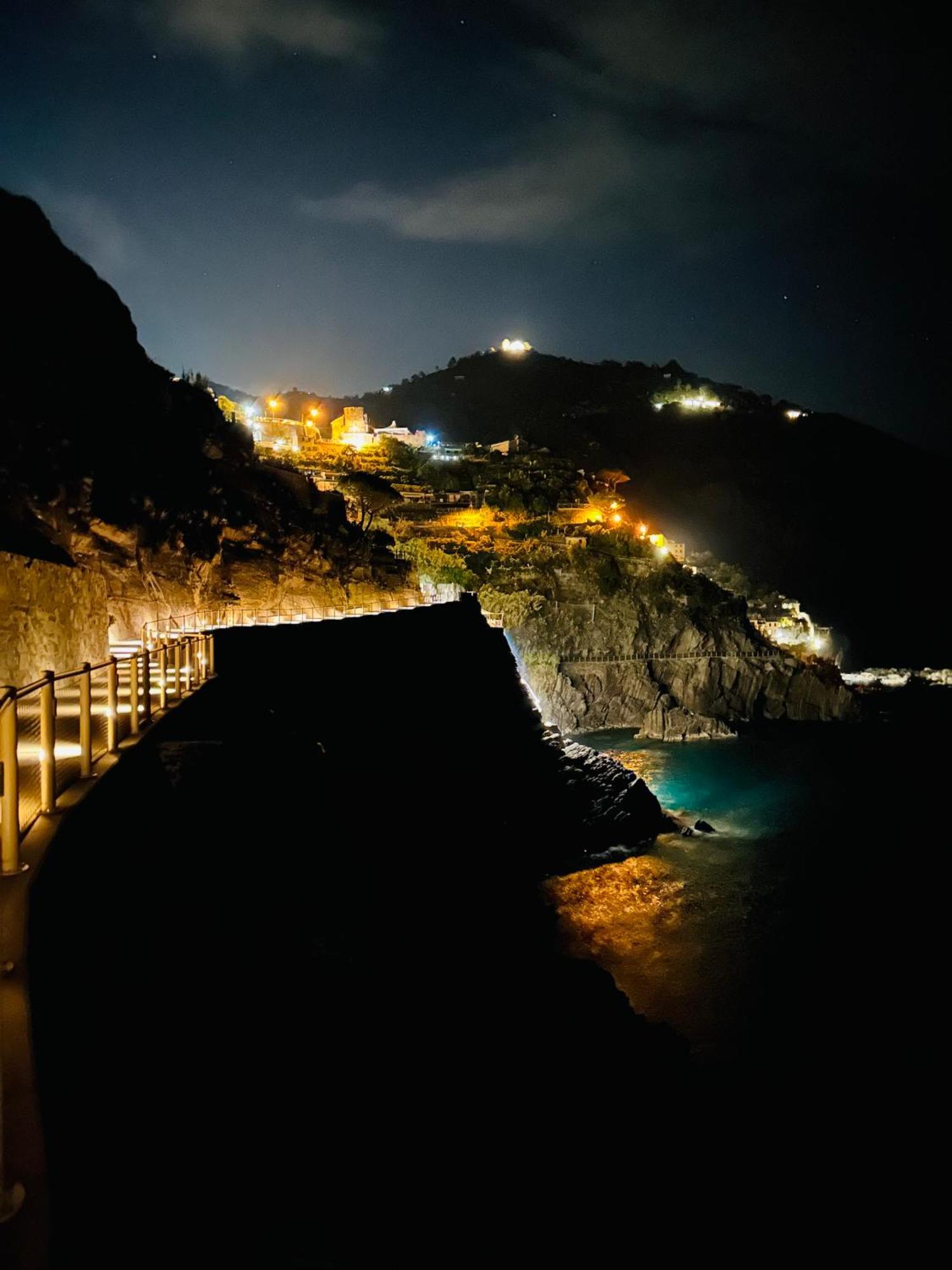 Al Castello 1 Hotel Riomaggiore Bagian luar foto